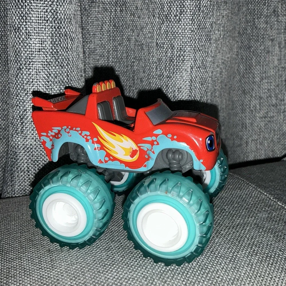 Blaze‎ And The Monster Machines Water Rider Blaze Truck Blue Wheels Tires